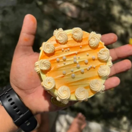 Vanilla with mango Mini Cake